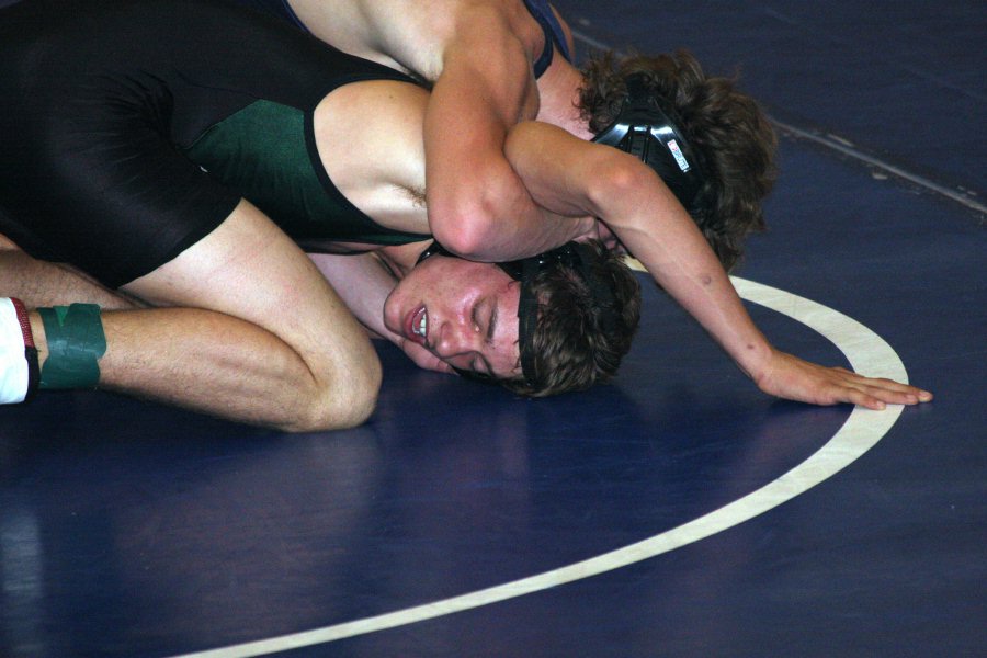 BHS Wrestling vs D Bell 13 Nov 08  040