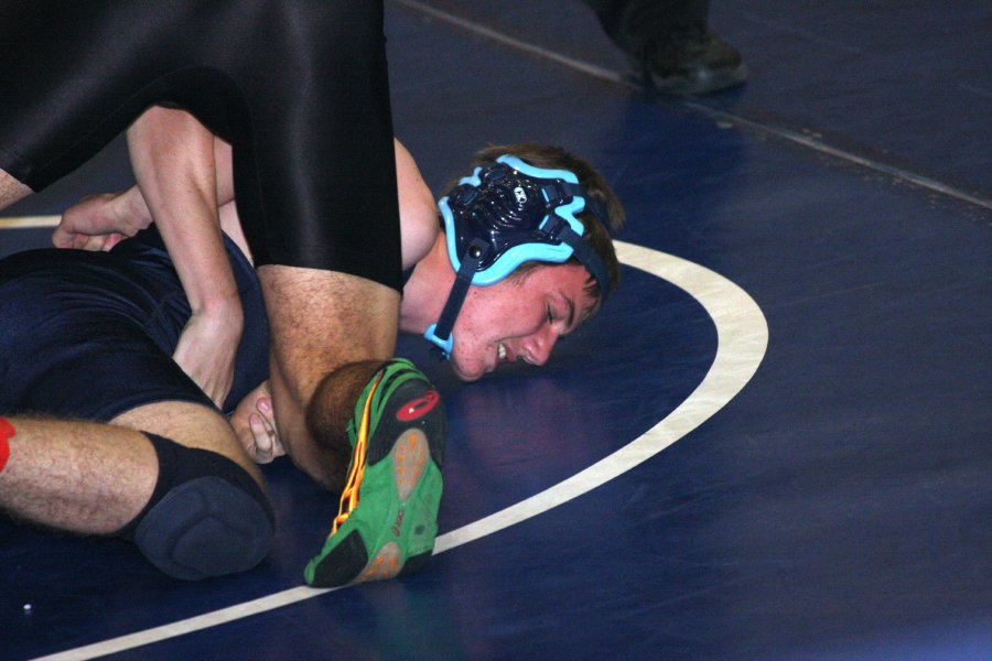 BHS Wrestling vs D Bell 13 Nov 08  045